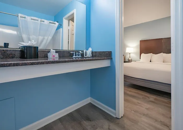 Commander House 2*