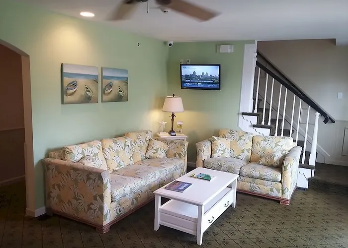 Commander House Hotel 2*